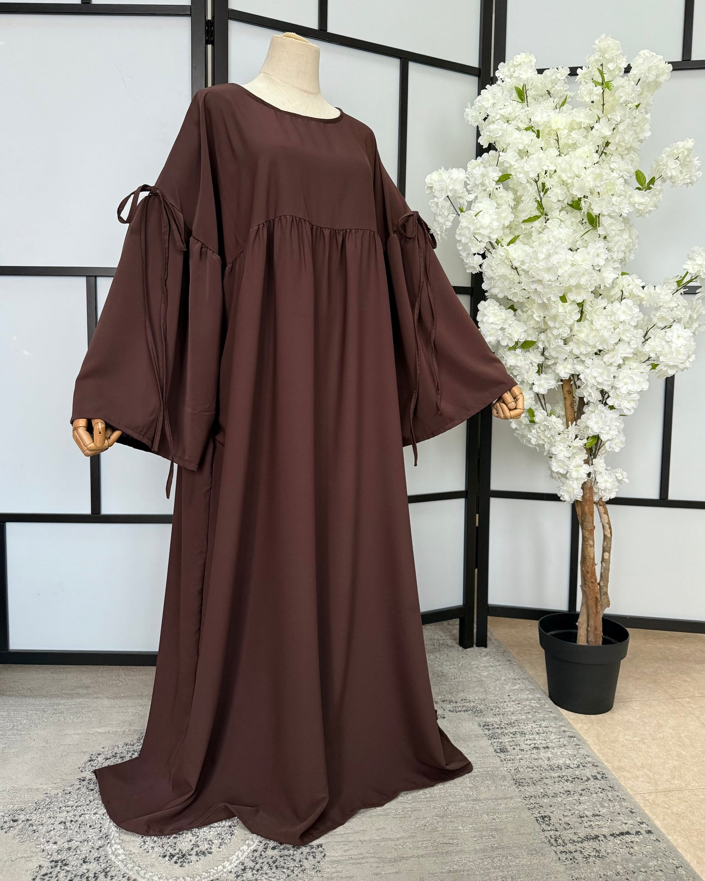 Abaya Tahira