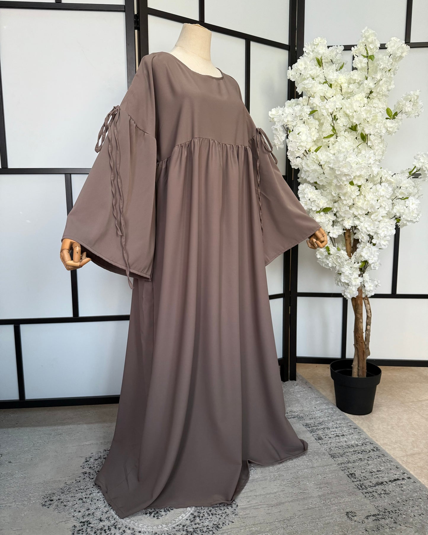 Abaya Tahira